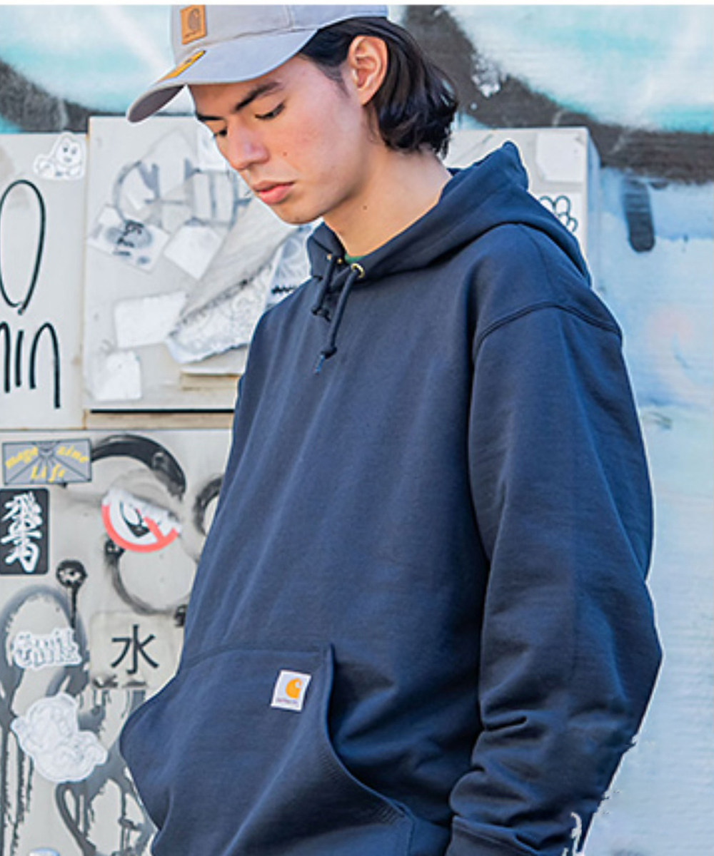 Carhartt K121 American-style workwear hooded sweatshirt with long sleeves for casual wear